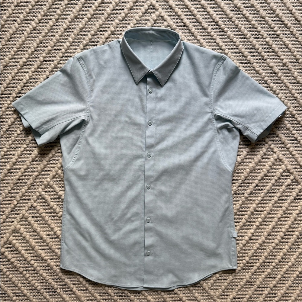 Lululemon Airing Easy Short Sleeve Button-Down Shirt - Light Blue, Men’s M
